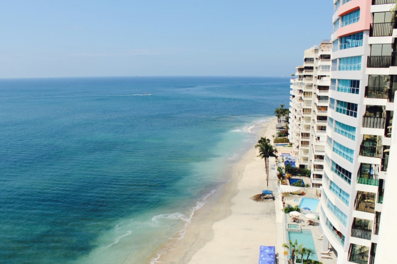 chambre-hote-ROQUESTERON-min_beach_ocean_shore_hotel_palm_tree-33726